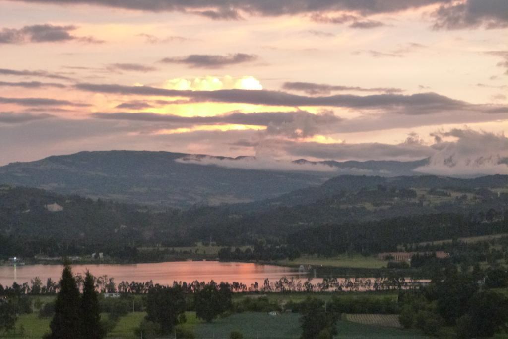 Miravalle Suites Paipa Buitenkant foto
